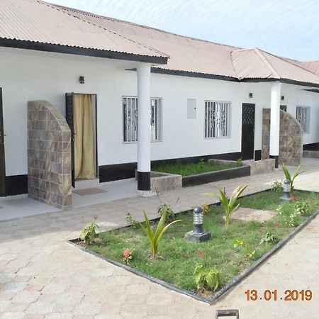 Sukuta Nema Guest House Banjul Exteriér fotografie