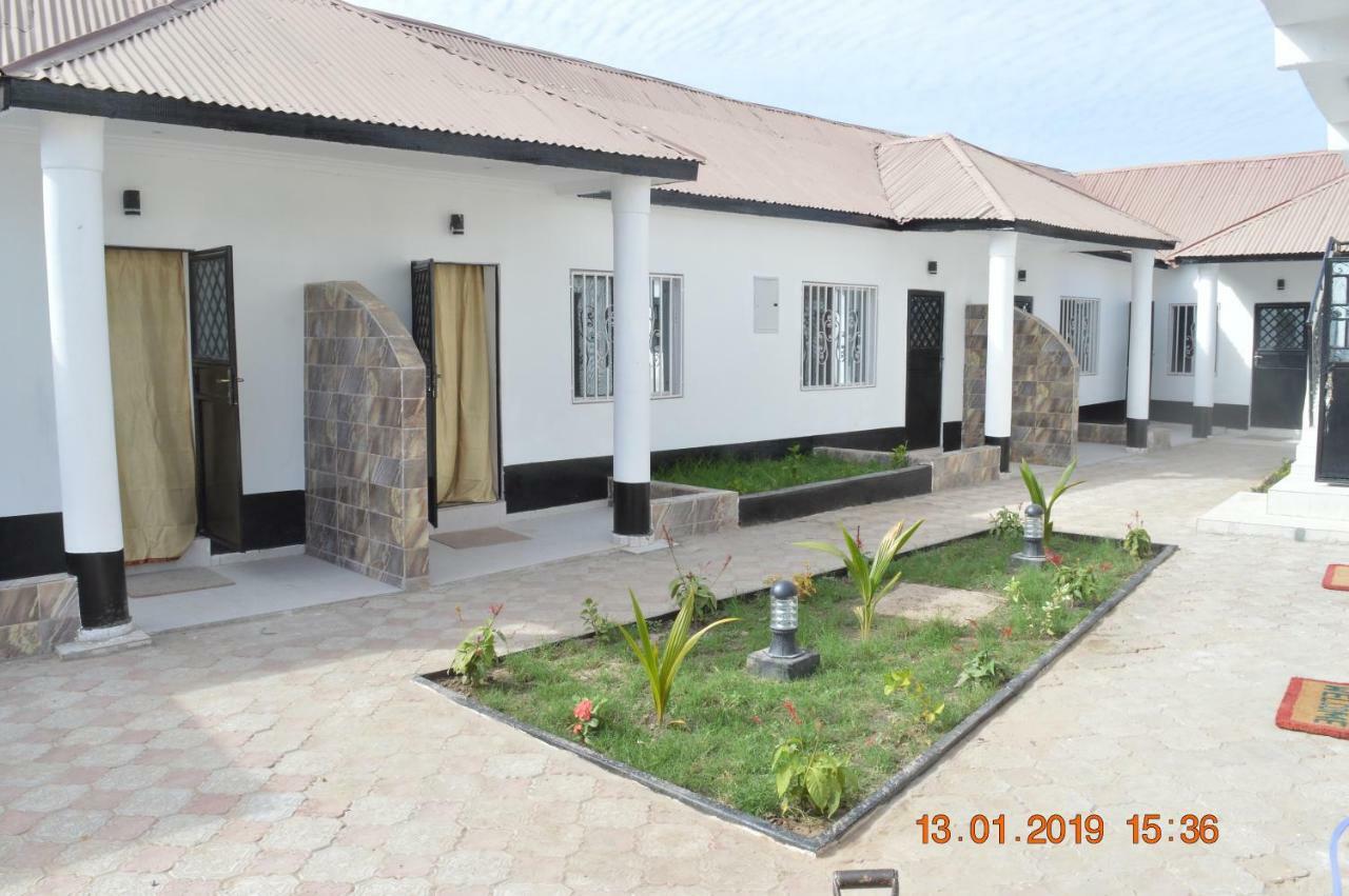 Sukuta Nema Guest House Banjul Exteriér fotografie