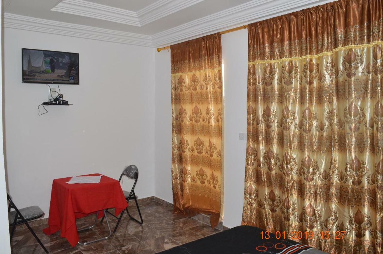 Sukuta Nema Guest House Banjul Exteriér fotografie