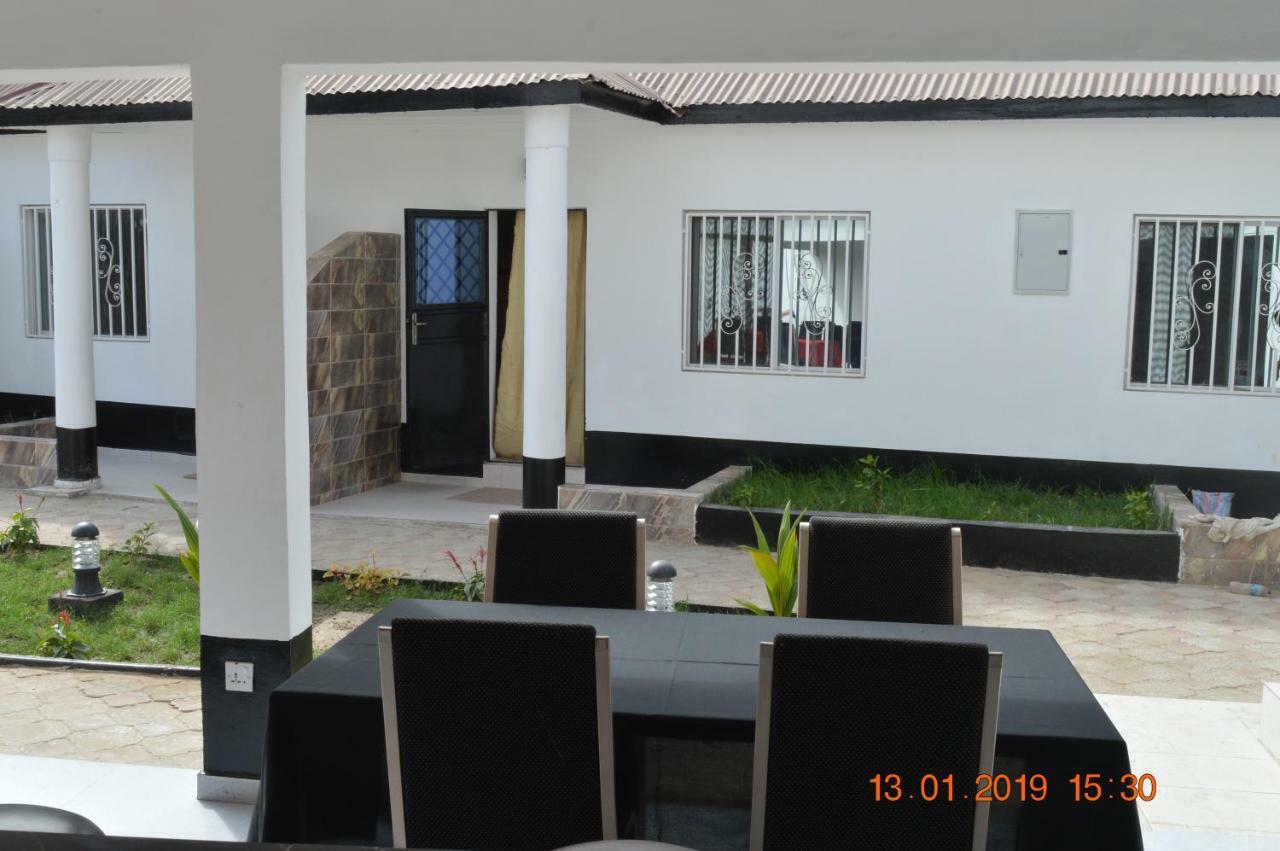 Sukuta Nema Guest House Banjul Exteriér fotografie